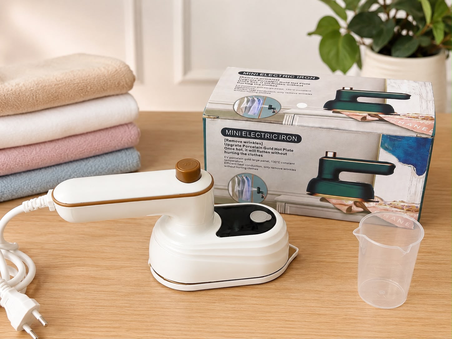 Mini Plancha Eléctrica Portátil para Ropa – Compacta, Ligera y de Calentamiento Rápido - Imagen 2